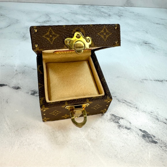 Louis Vuitton Monogram Ring Box Trunk Case LV Mini Clutch Gold Vintage Brown - Picture 14 of 15